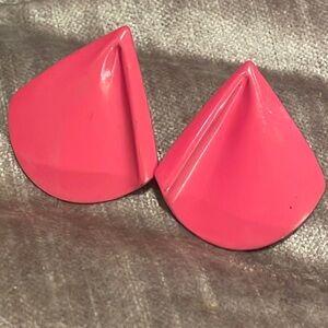 Vintage 80’s Bubblegum Pink Metal Drop Earrings